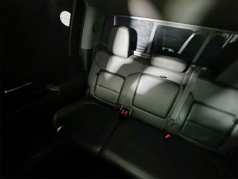 Used 2020 Chevrolet Silverado 2500 LTZ w/ LTZ Premium Package image 12