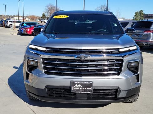 Used 2025 Chevrolet Traverse LT image 21