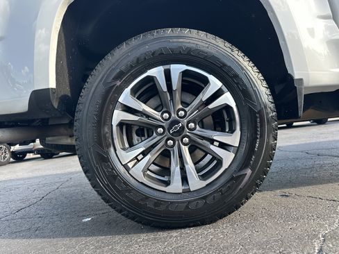Used 2022 Chevrolet Colorado Z71 AWD/4WD image 19