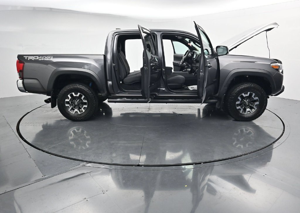 Used 2019 Toyota Tacoma TRD Off-Road AWD/4WD image 41