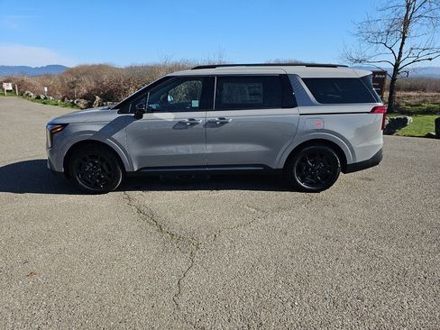 New 2026 Kia Carnival SX image 2