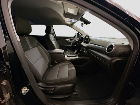 Used 2025 Chevrolet Blazer LT image 32