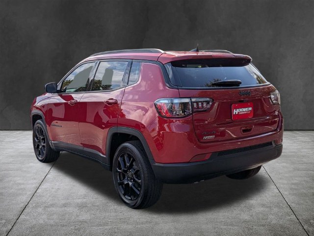 Used 2026 Jeep Compass Latitude AWD/4WD image 7