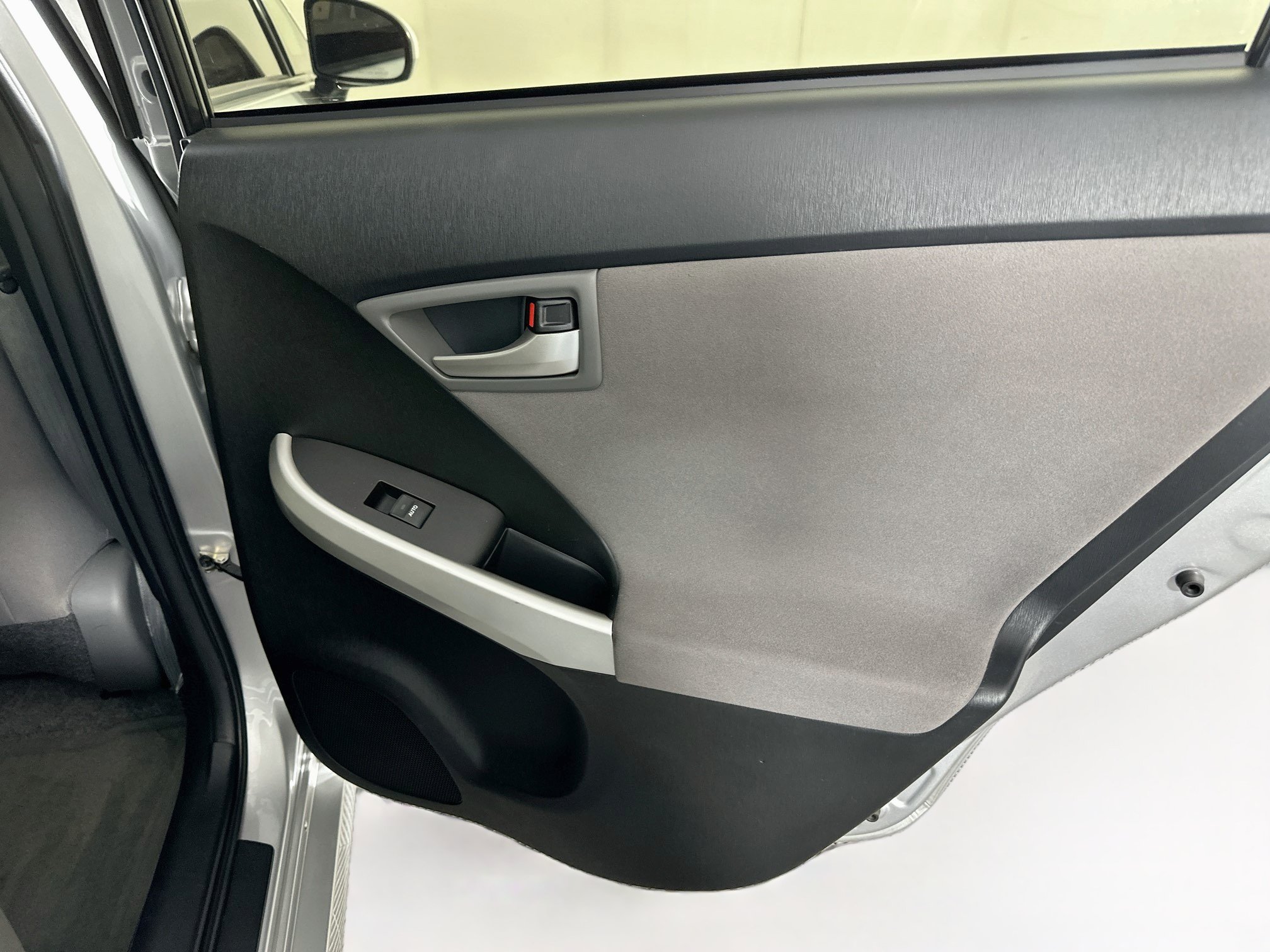 Used 2014 Toyota Prius Three FWD image 27