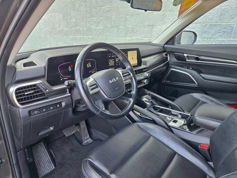 Used 2025 Kia Telluride S FWD image 13