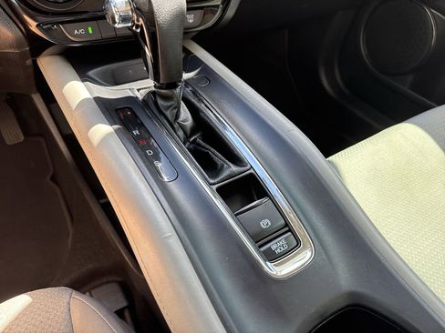 Used 2020 Honda HR-V LX image 51