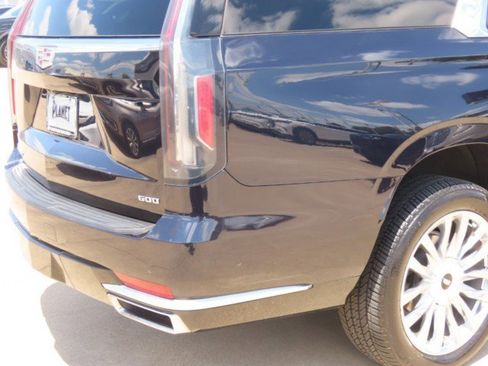Used 2023 Cadillac Escalade ESV Premium Luxury RWD image 10