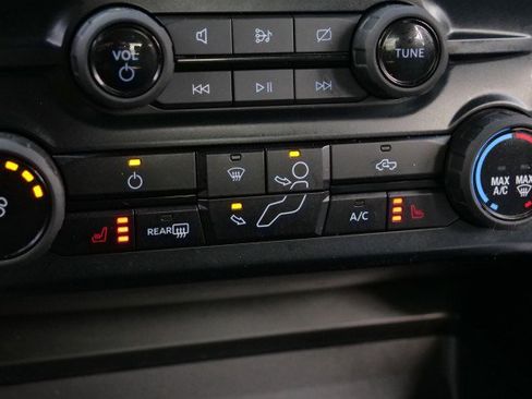 Used 2023 Ford F450 XLT w/ XLT Value Package image 17