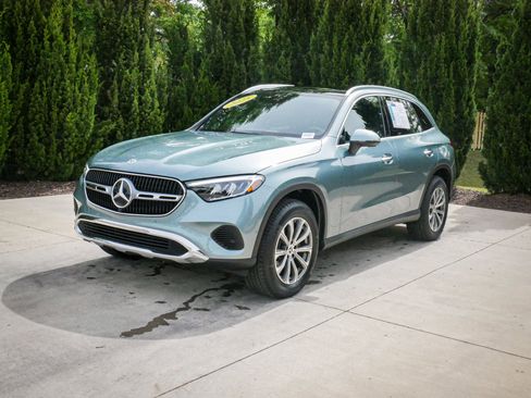 Used 2025 Mercedes-Benz GLC 300 4MATIC image 5