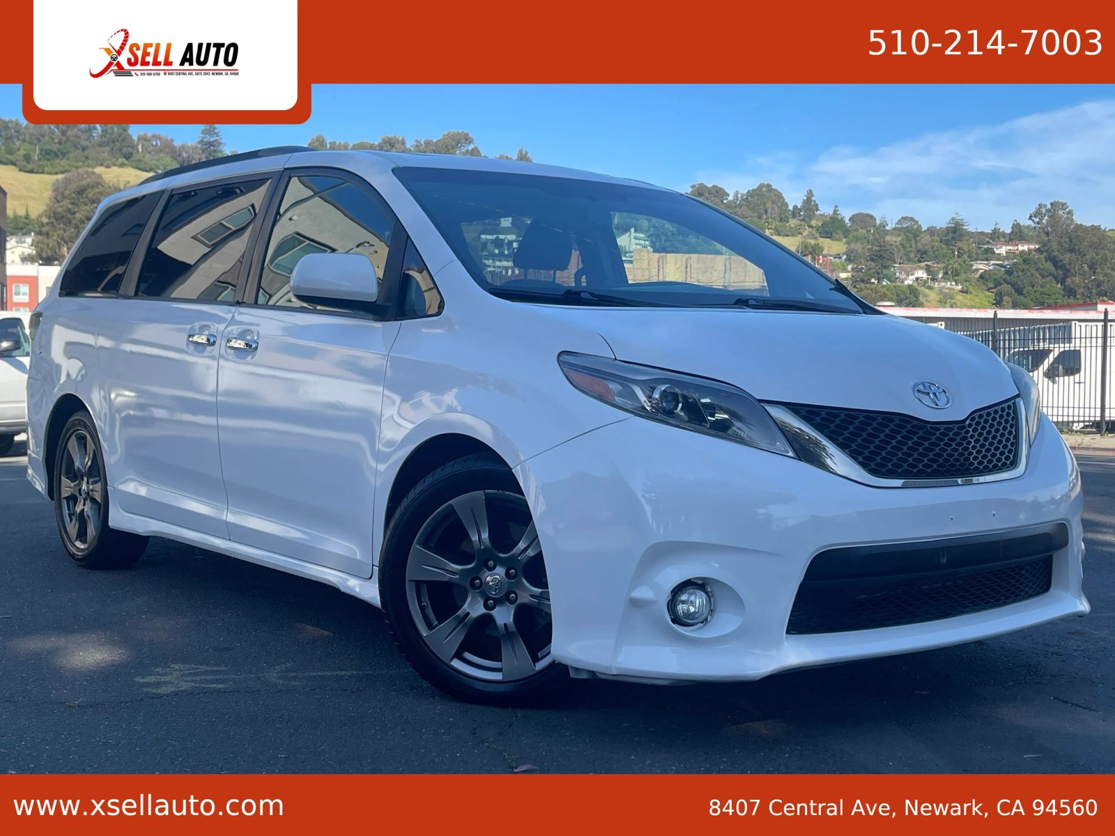 Used 2017 Toyota Sienna SE FWD image 1
