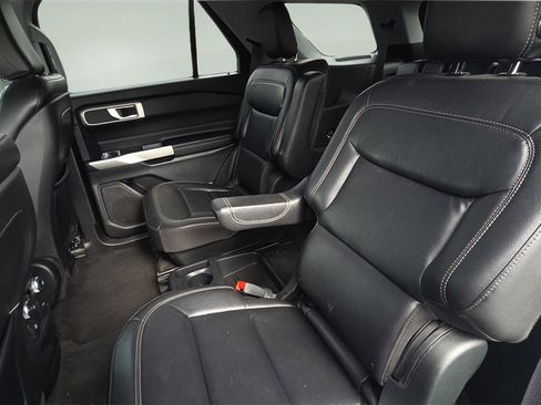 Used 2020 Ford Explorer XLT w/ Equipment Group 202A image 26