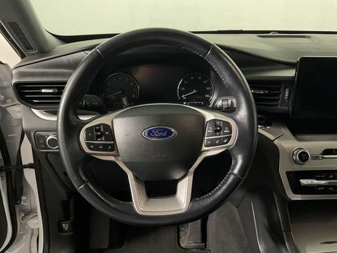 Used 2022 Ford Explorer XLT AWD/4WD image 24