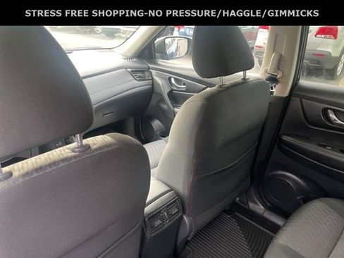 Used 2018 Nissan Rogue SV w/ Premium Package image 30