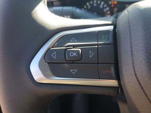 New 2026 Jeep Compass Latitude image 13