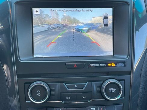 Used 2017 Ford Explorer XLT w/ Equipment Group 201A image 26