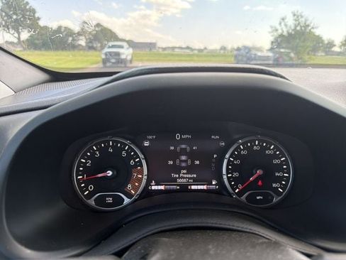 Used 2023 Jeep Renegade Trailhawk AWD/4WD image 27