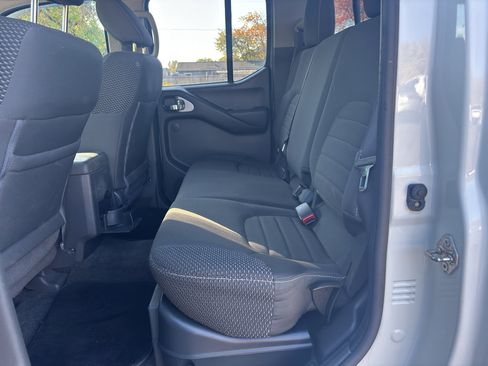 Used 2018 Nissan Frontier PRO-4X image 16