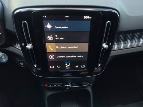 Used 2022 Volvo XC40 T5 R-Design w/ Advanced Package image 8