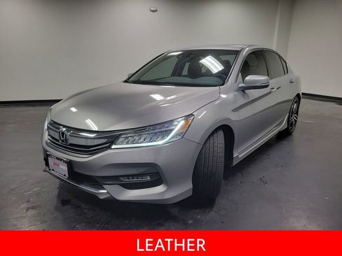 Used 2016 Honda Accord Touring image 4