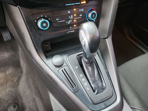 Used 2018 Ford Focus SE image 22
