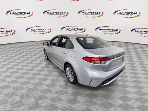 Used 2020 Toyota Corolla LE image 6