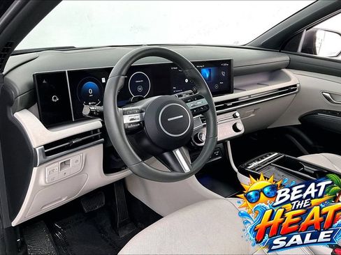 Used 2025 Hyundai Tucson Limited FWD image 16