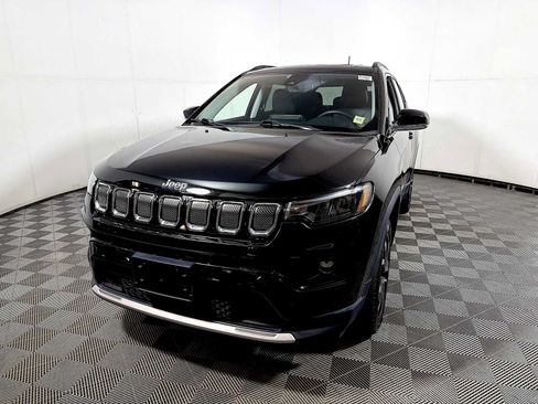 Used 2022 Jeep Compass Limited w/ Sun and Sound Group AWD/4WD image 3