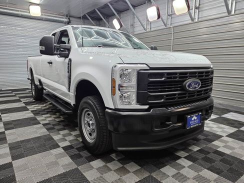 Used 2025 Ford F250 XL w/ F-250 >10K GVWR Package AWD/4WD image 5