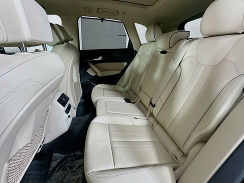 Used 2021 Audi Q5 Premium Plus image 9