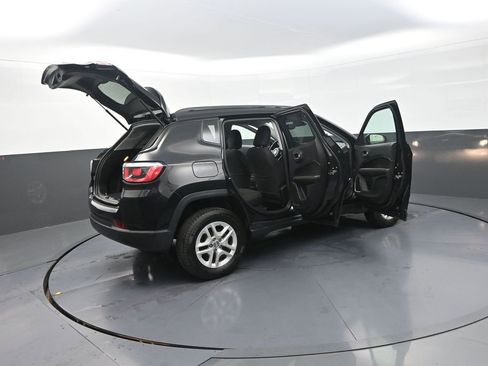 Used 2018 Jeep Compass Sport AWD/4WD image 35