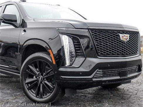 Used 2025 Cadillac Escalade Sport image 4