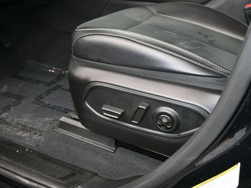 Used 2025 Jeep Grand Cherokee Altitude RWD image 12