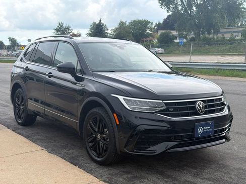 Certified 2022 Volkswagen Tiguan SE R-Line AWD/4WD image 2