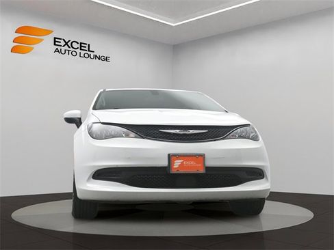 Used 2021 Chrysler Voyager L image 41