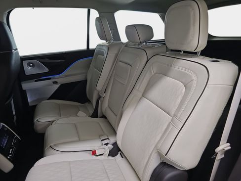 Used 2023 Lincoln Aviator Black Label image 14