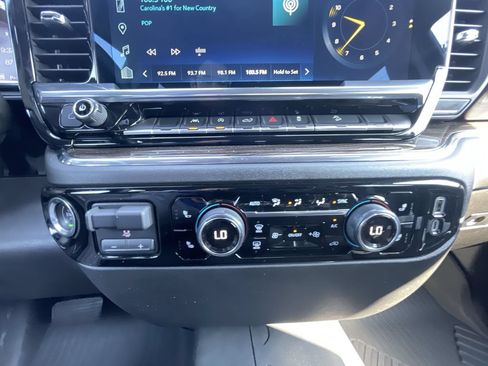 Certified 2024 Chevrolet Silverado 1500 RST AWD/4WD image 34