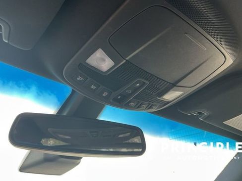 Used 2016 Lincoln MKX Reserve w/ Technology Package FWD image 21