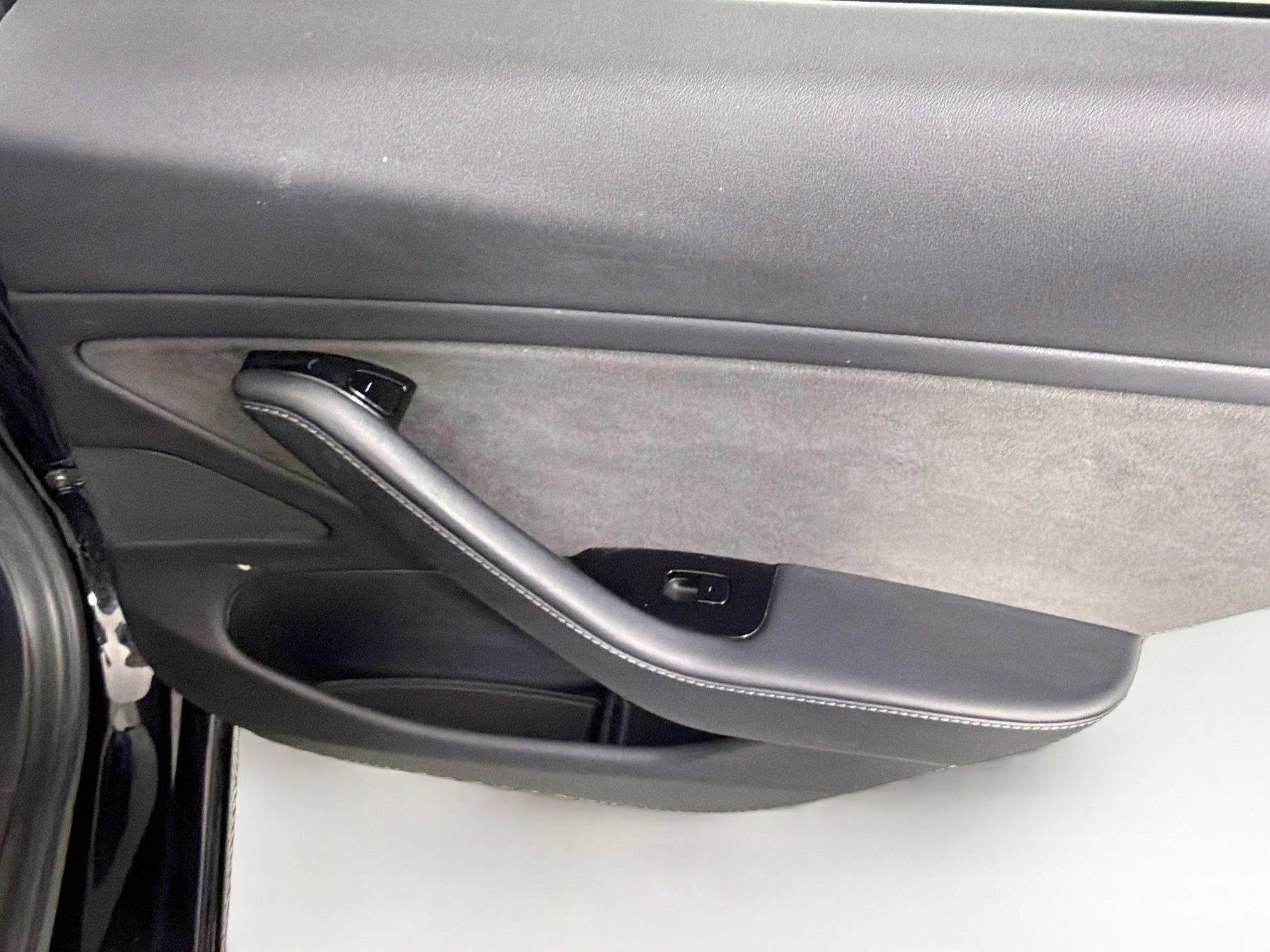 Used 2018 Tesla Model 3 Long Range RWD image 28
