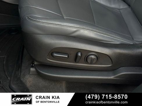 Used 2020 Buick Enclave Essence AWD/4WD image 12