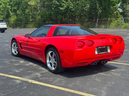 Used 2001 Chevrolet Corvette Coupe w/ Preferred Equipment Group2 RWD image 5
