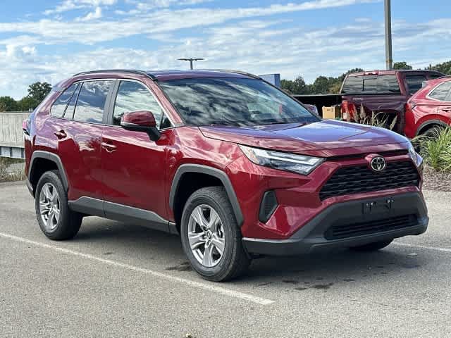 Used 2025 Toyota RAV4 XLE FWD image 28
