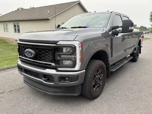 Used 2024 Ford F250 4x4 Crew Cab Super Duty image 7