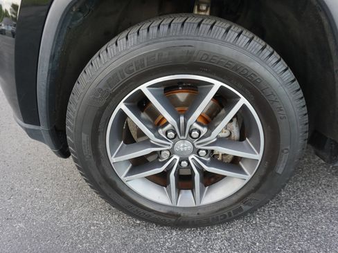 Used 2017 Jeep Grand Cherokee Limited AWD/4WD image 30