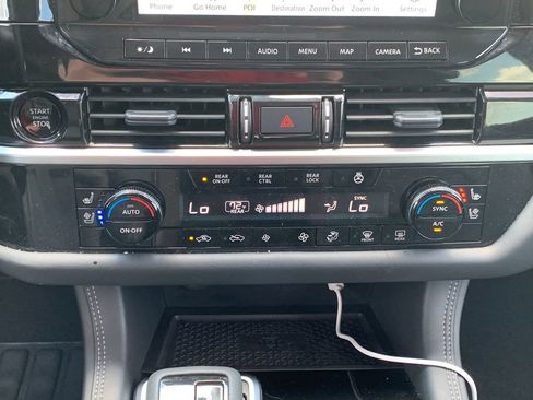 Used 2025 Nissan Pathfinder Platinum AWD/4WD image 18