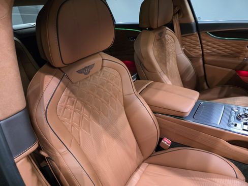 Used 2023 Bentley Flying Spur Azure image 23