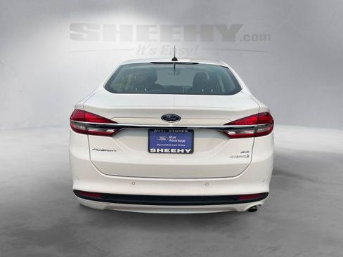 Certified 2018 Ford Fusion SE FWD image 5