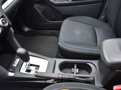 Used 2017 Subaru Forester 2.5i Premium image 23