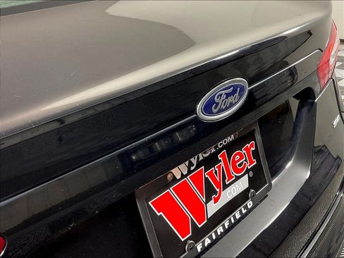 Used 2016 Ford Fusion SE FWD image 24