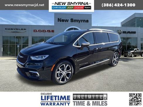 New 2026 Chrysler Pacifica Pinnacle image 7