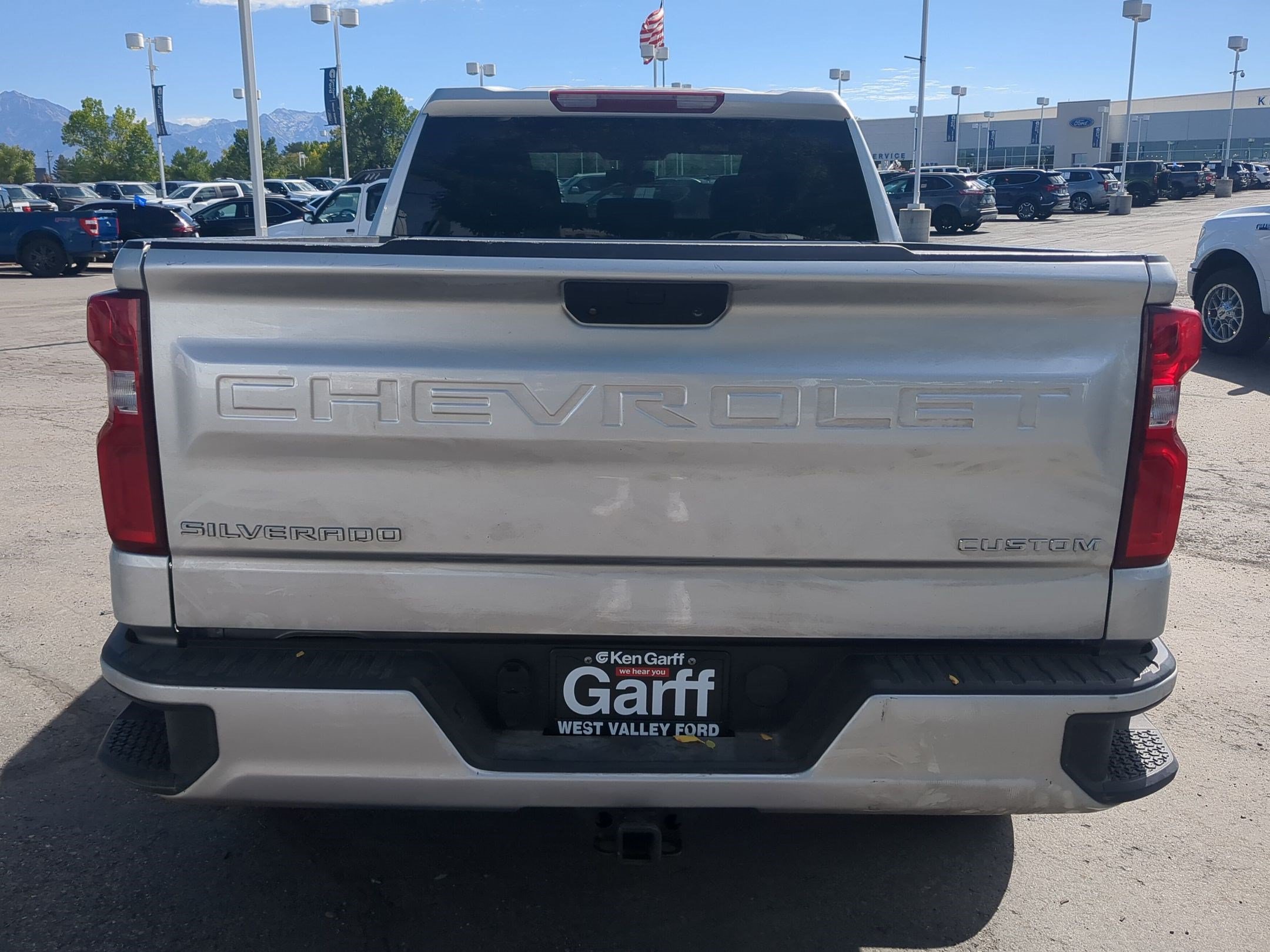 Used 2022 Chevrolet Silverado 1500 Custom w/ Safety Confidence Package AWD/4WD image 5